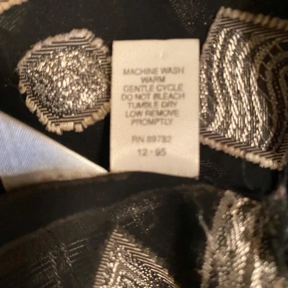 Victoria’s Secret COLLECTION Silver and Black Robe - Picture 7 of 8